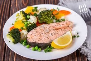 Japoniškas dietinis patiekalas su liesa žuvimi